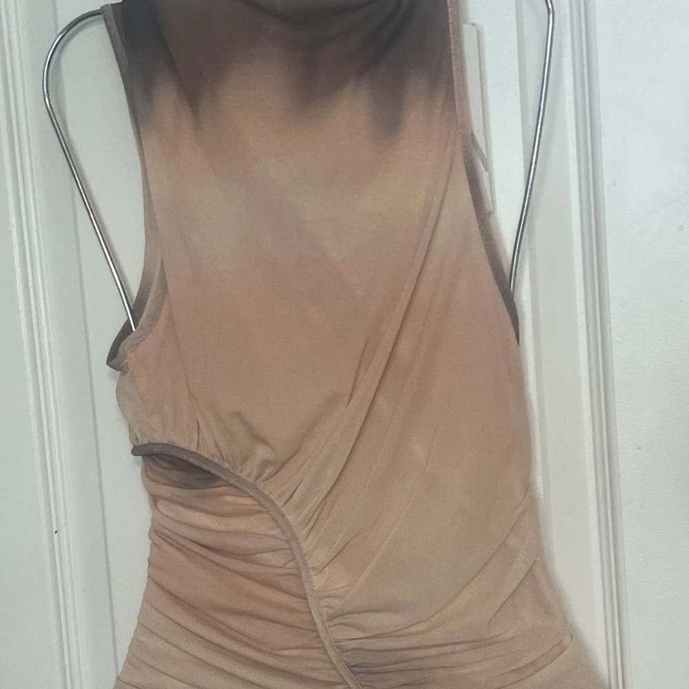 Stylish Sleeveless Gradient Top